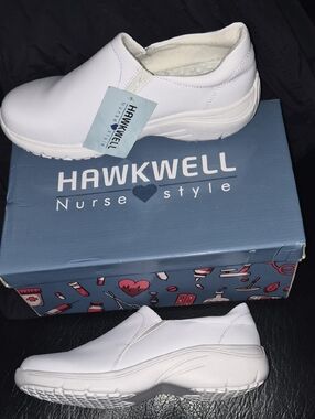 Hawkwell Nurse Style White Slip-Ons Size 8 Work Sneakers for Women